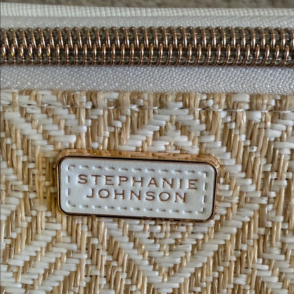 Stephanie Johnson BRAND NEW Tan and Cream Travel Case. (Original price $94) - Picture 2 of 12